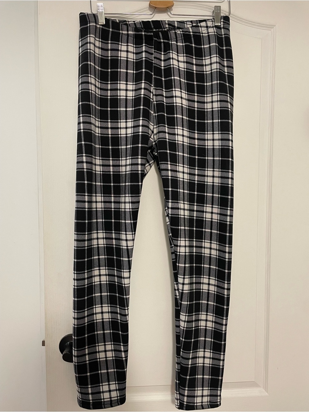 Just Cozy Women’s Black & White Plaid Leggings, Size XL